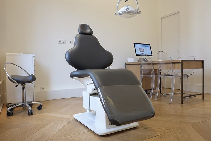 Cabinet du Dr Issembert à Paris : prise en charge des gencives – orthodontiste Paris, Invisalign Diamond Provider